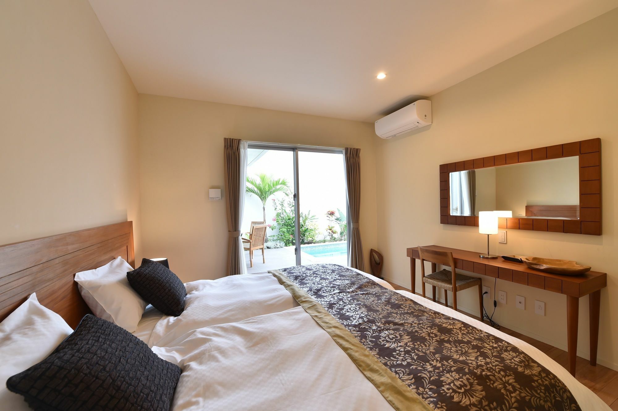 Feliz Villa Suite Miyakojima Ueno Екстериор снимка